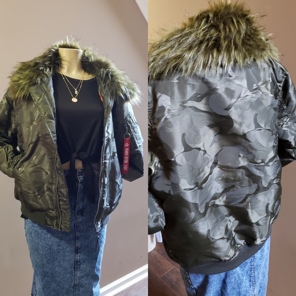 Camo jacket with fur collar